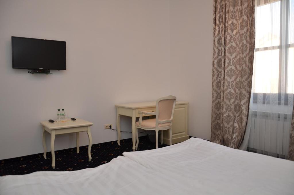 Chateau Royal Hotel Berezovka  Room photo