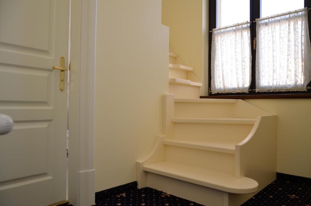 Chateau Royal Hotel Berezovka  Room photo