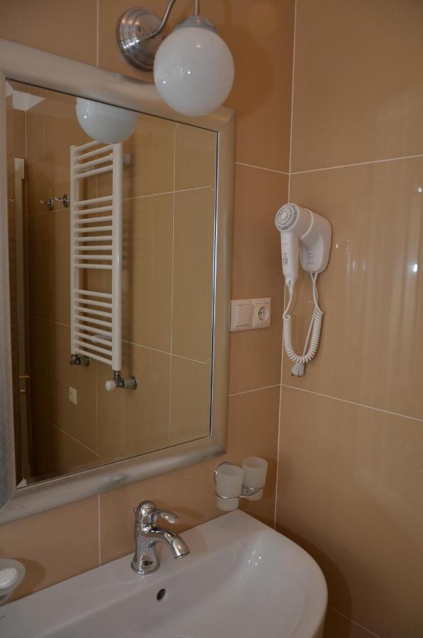 Chateau Royal Hotel Berezovka  Room photo